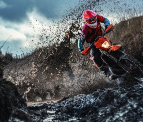 开云-德布劳内五连胜领跑积分榜，莫德里奇主帅深陷下课危机—足球世界的冰与火之歌，德布劳内五连胜领跑，莫德里奇主帅濒临下课——足坛冰火两重天